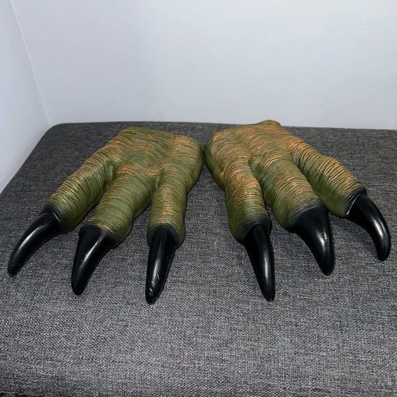 Rubber Jurasaic Dinosaur Claws Velociraptor For Costume & Cosplay Adult & Child - Picture 2 of 3